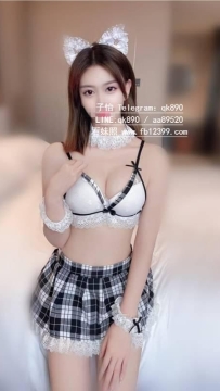 小妍 160cm 44kg D奶 25歲 清新的氣質 愛笑的個性 沒有距離感的 服務上偏主動 很喜歡