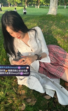 涵涵 163 48 D 25歲     #甜甜又帶點壞壞の美乳正妹